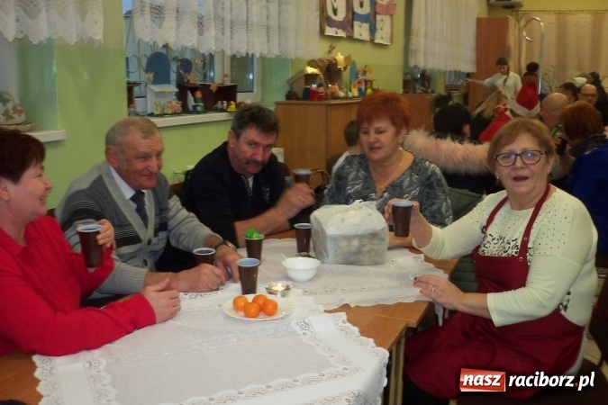 Zdjęcie w galerii na portalu naszraciborz.pl: Chałupki i zimowy jarmark na granicy wiadomości z regionu