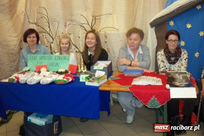 Zdjęcie w galerii na portalu naszraciborz.pl: Chałupki i zimowy jarmark na granicy wiadomości z regionu