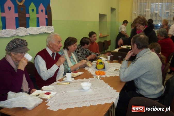 Zdjęcie w galerii na portalu naszraciborz.pl: Chałupki i zimowy jarmark na granicy wiadomości z regionu