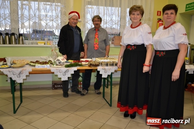 Zdjęcie w galerii na portalu naszraciborz.pl: Chałupki i zimowy jarmark na granicy wiadomości z regionu