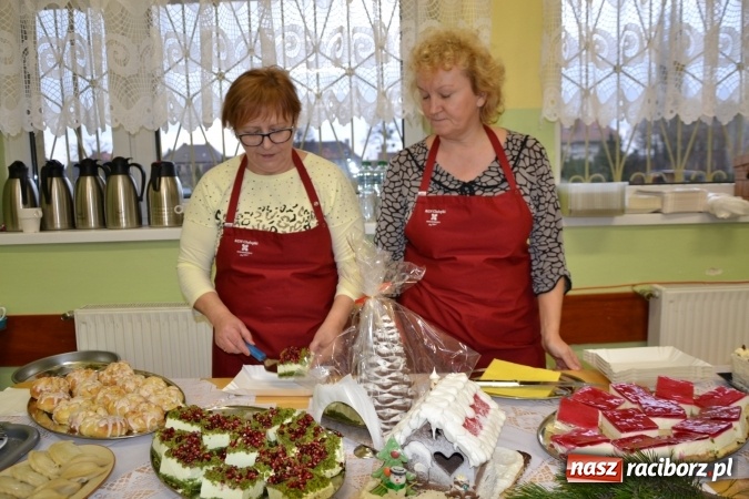 Zdjęcie w galerii na portalu naszraciborz.pl: Chałupki i zimowy jarmark na granicy wiadomości z regionu