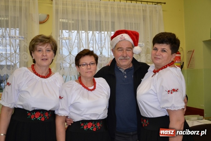 Zdjęcie w galerii na portalu naszraciborz.pl: Chałupki i zimowy jarmark na granicy wiadomości z regionu