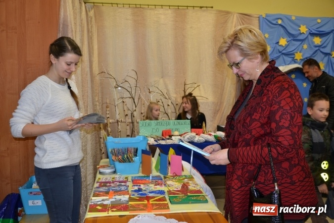 Zdjęcie w galerii na portalu naszraciborz.pl: Chałupki i zimowy jarmark na granicy wiadomości z regionu