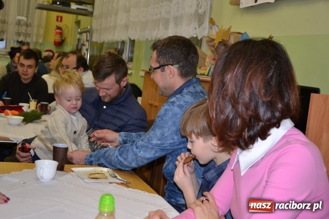 Zdjęcie w galerii na portalu naszraciborz.pl: Chałupki i zimowy jarmark na granicy wiadomości z regionu