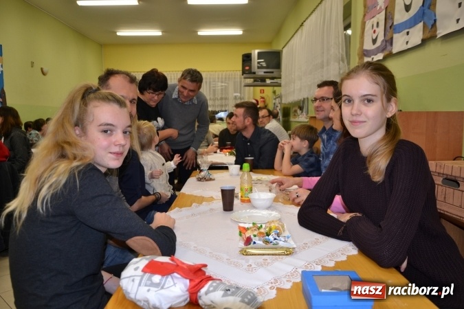 Zdjęcie w galerii na portalu naszraciborz.pl: Chałupki i zimowy jarmark na granicy wiadomości z regionu