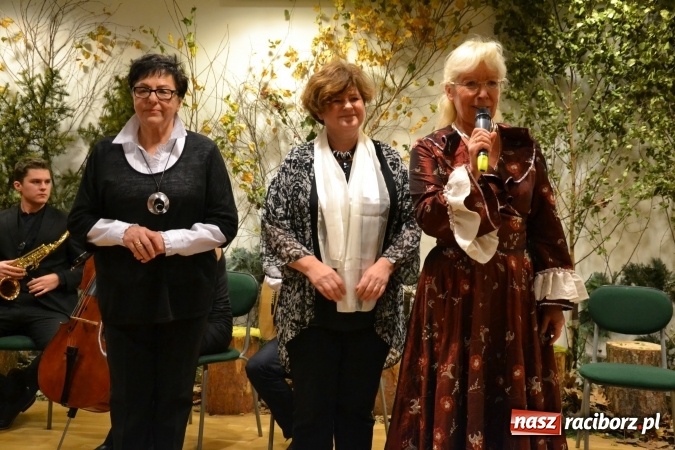 Zdjęcie w galerii na portalu naszraciborz.pl: Amatorskie Teatry z Raciborza i Chorzowa wystąpiły na Zamku Piastowskim  wiadomości z regionu