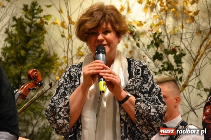 Zdjęcie w galerii na portalu naszraciborz.pl: Amatorskie Teatry z Raciborza i Chorzowa wystąpiły na Zamku Piastowskim  wiadomości z regionu