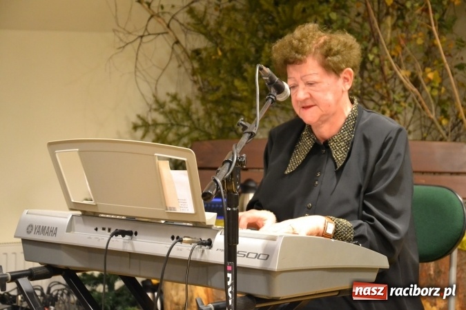 Zdjęcie w galerii na portalu naszraciborz.pl: Amatorskie Teatry z Raciborza i Chorzowa wystąpiły na Zamku Piastowskim  wiadomości z regionu