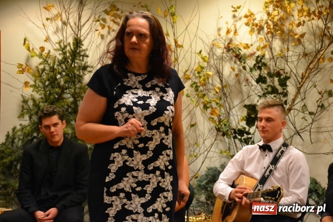 Zdjęcie w galerii na portalu naszraciborz.pl: Amatorskie Teatry z Raciborza i Chorzowa wystąpiły na Zamku Piastowskim  wiadomości z regionu