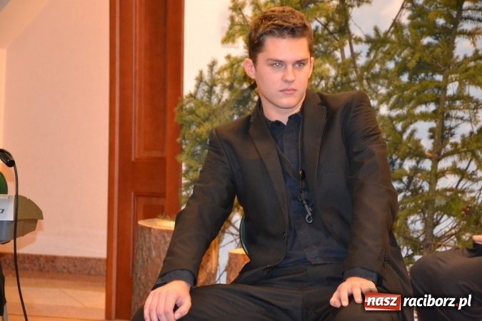 Zdjęcie w galerii na portalu naszraciborz.pl: Amatorskie Teatry z Raciborza i Chorzowa wystąpiły na Zamku Piastowskim  wiadomości z regionu