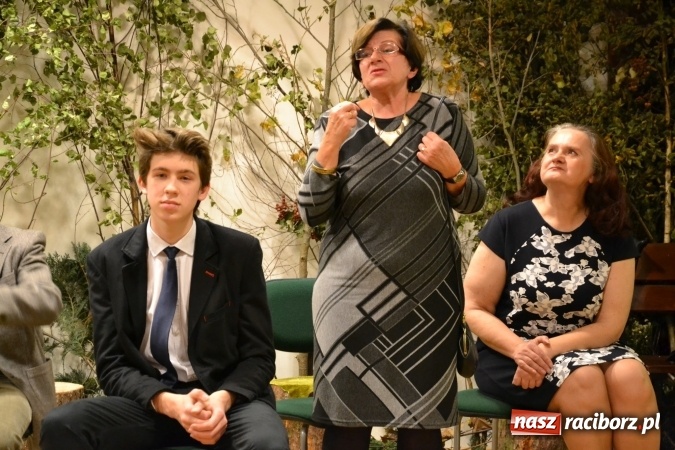 Zdjęcie w galerii na portalu naszraciborz.pl: Amatorskie Teatry z Raciborza i Chorzowa wystąpiły na Zamku Piastowskim  wiadomości z regionu