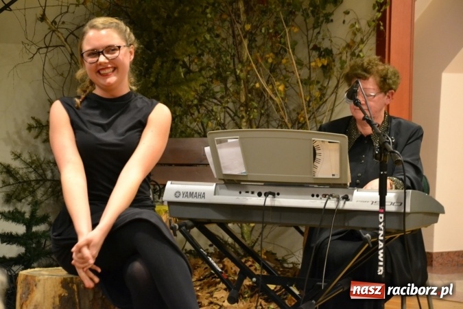 Zdjęcie w galerii na portalu naszraciborz.pl: Amatorskie Teatry z Raciborza i Chorzowa wystąpiły na Zamku Piastowskim  wiadomości z regionu