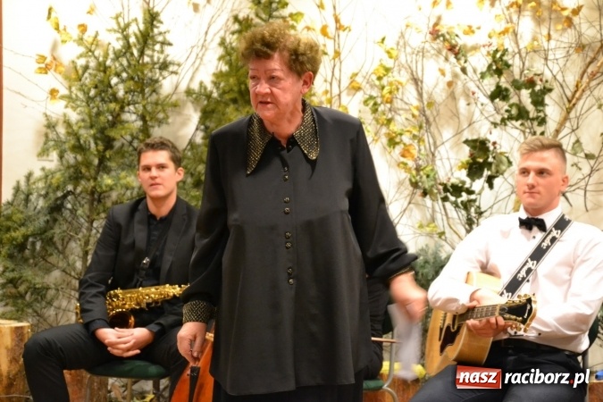 Zdjęcie w galerii na portalu naszraciborz.pl: Amatorskie Teatry z Raciborza i Chorzowa wystąpiły na Zamku Piastowskim  wiadomości z regionu