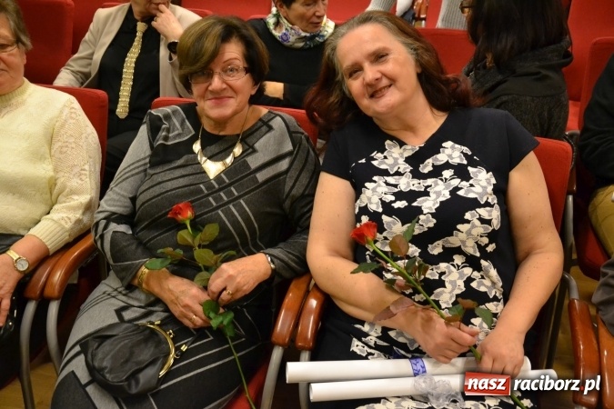 Zdjęcie w galerii na portalu naszraciborz.pl: Amatorskie Teatry z Raciborza i Chorzowa wystąpiły na Zamku Piastowskim  wiadomości z regionu