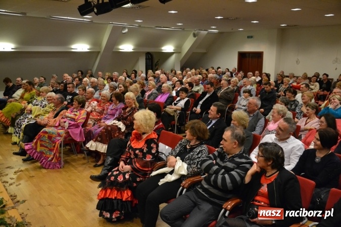 Zdjęcie w galerii na portalu naszraciborz.pl: Amatorskie Teatry z Raciborza i Chorzowa wystąpiły na Zamku Piastowskim  wiadomości z regionu