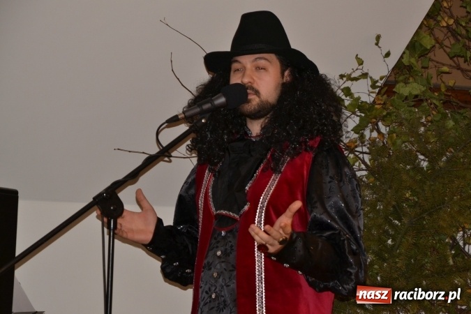 Zdjęcie w galerii na portalu naszraciborz.pl: Amatorskie Teatry z Raciborza i Chorzowa wystąpiły na Zamku Piastowskim  wiadomości z regionu