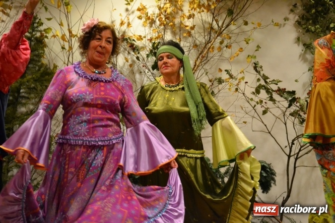 Zdjęcie w galerii na portalu naszraciborz.pl: Amatorskie Teatry z Raciborza i Chorzowa wystąpiły na Zamku Piastowskim  wiadomości z regionu