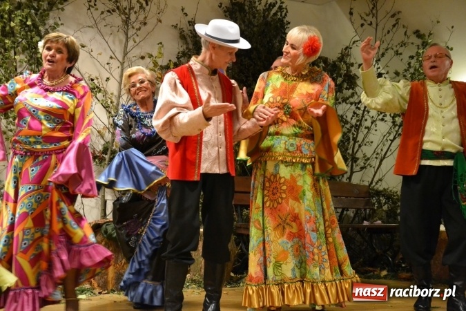 Zdjęcie w galerii na portalu naszraciborz.pl: Amatorskie Teatry z Raciborza i Chorzowa wystąpiły na Zamku Piastowskim  wiadomości z regionu