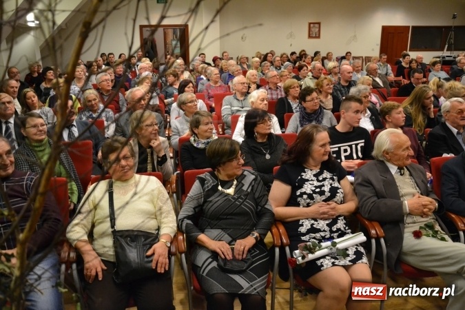 Zdjęcie w galerii na portalu naszraciborz.pl: Amatorskie Teatry z Raciborza i Chorzowa wystąpiły na Zamku Piastowskim  wiadomości z regionu