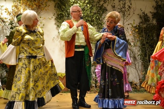 Zdjęcie w galerii na portalu naszraciborz.pl: Amatorskie Teatry z Raciborza i Chorzowa wystąpiły na Zamku Piastowskim  wiadomości z regionu