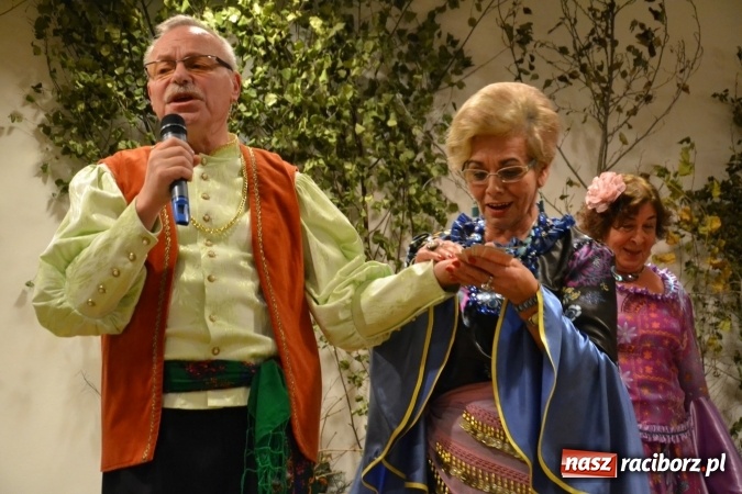 Zdjęcie w galerii na portalu naszraciborz.pl: Amatorskie Teatry z Raciborza i Chorzowa wystąpiły na Zamku Piastowskim  wiadomości z regionu