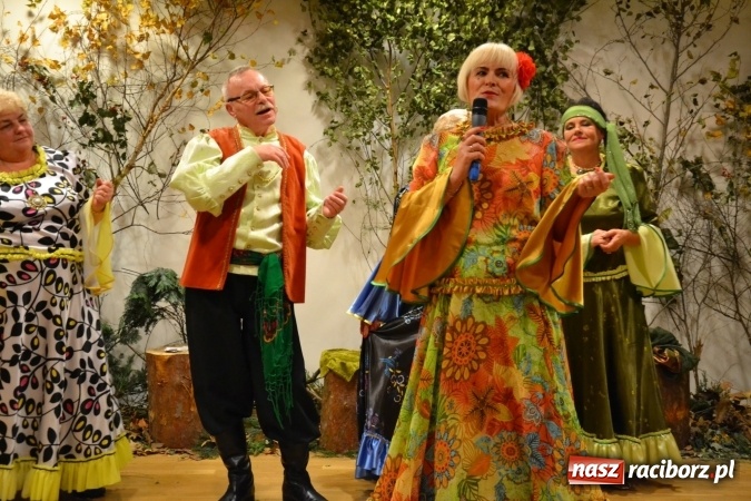 Zdjęcie w galerii na portalu naszraciborz.pl: Amatorskie Teatry z Raciborza i Chorzowa wystąpiły na Zamku Piastowskim  wiadomości z regionu