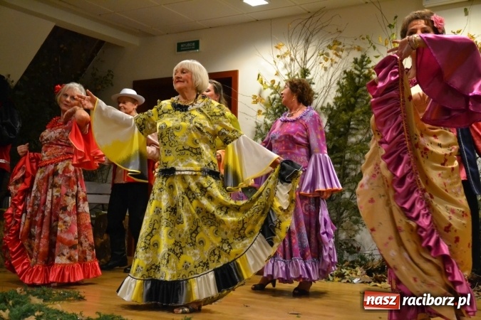 Zdjęcie w galerii na portalu naszraciborz.pl: Amatorskie Teatry z Raciborza i Chorzowa wystąpiły na Zamku Piastowskim  wiadomości z regionu