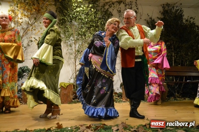 Zdjęcie w galerii na portalu naszraciborz.pl: Amatorskie Teatry z Raciborza i Chorzowa wystąpiły na Zamku Piastowskim  wiadomości z regionu