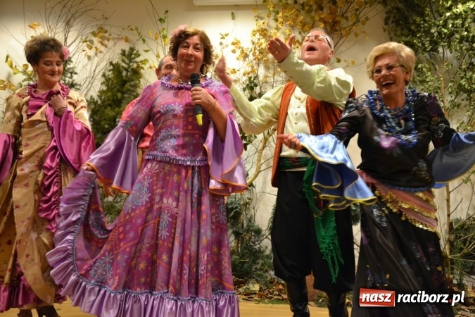 Zdjęcie w galerii na portalu naszraciborz.pl: Amatorskie Teatry z Raciborza i Chorzowa wystąpiły na Zamku Piastowskim  wiadomości z regionu