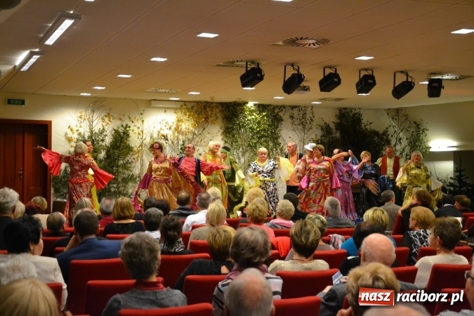 Zdjęcie w galerii na portalu naszraciborz.pl: Amatorskie Teatry z Raciborza i Chorzowa wystąpiły na Zamku Piastowskim  wiadomości z regionu