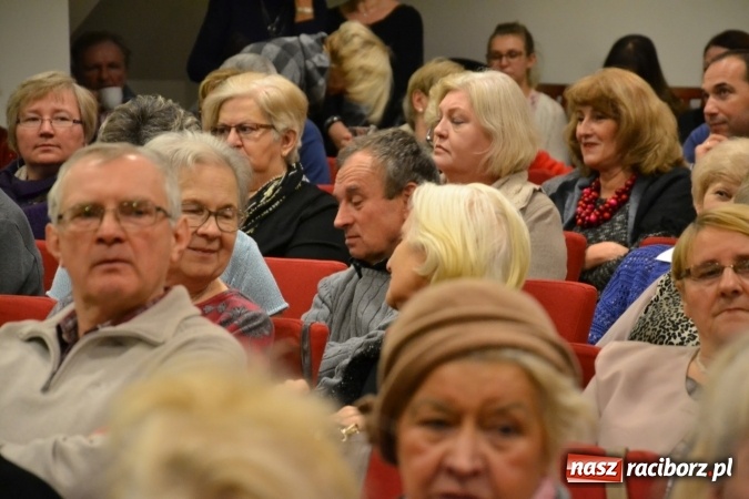 Zdjęcie w galerii na portalu naszraciborz.pl: Amatorskie Teatry z Raciborza i Chorzowa wystąpiły na Zamku Piastowskim  wiadomości z regionu
