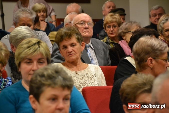 Zdjęcie w galerii na portalu naszraciborz.pl: Amatorskie Teatry z Raciborza i Chorzowa wystąpiły na Zamku Piastowskim  wiadomości z regionu