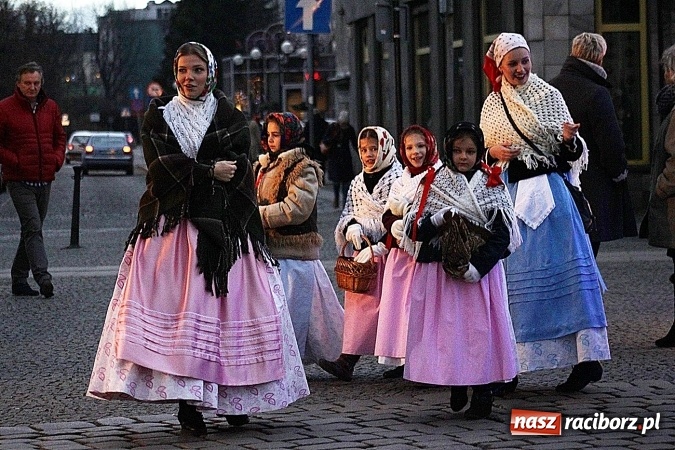 Zdjęcie w galerii na portalu naszraciborz.pl: Folklor zagościł na raciborskim jarmarku  wiadomości z regionu