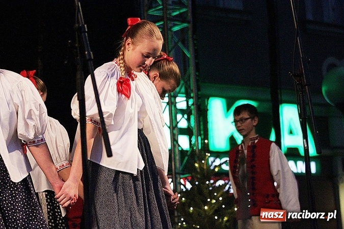 Zdjęcie w galerii na portalu naszraciborz.pl: Folklor zagościł na raciborskim jarmarku  wiadomości z regionu
