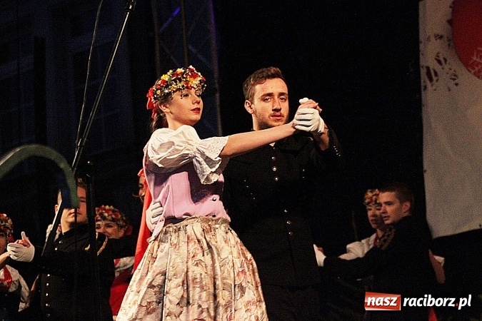 Zdjęcie w galerii na portalu naszraciborz.pl: Folklor zagościł na raciborskim jarmarku  wiadomości z regionu