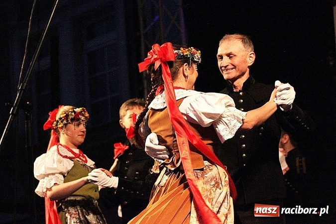 Zdjęcie w galerii na portalu naszraciborz.pl: Folklor zagościł na raciborskim jarmarku  wiadomości z regionu