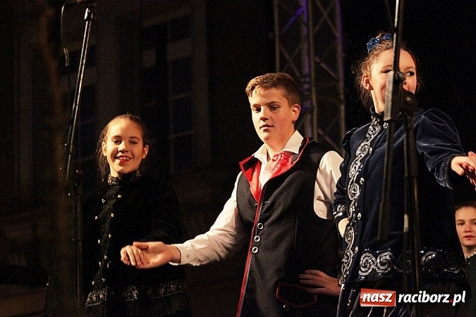 Zdjęcie w galerii na portalu naszraciborz.pl: Folklor zagościł na raciborskim jarmarku  wiadomości z regionu