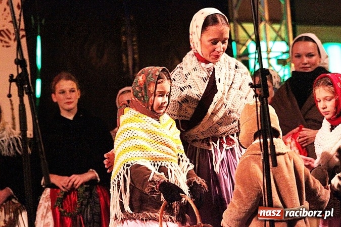 Zdjęcie w galerii na portalu naszraciborz.pl: Folklor zagościł na raciborskim jarmarku  wiadomości z regionu