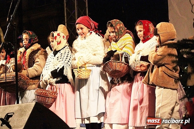 Zdjęcie w galerii na portalu naszraciborz.pl: Folklor zagościł na raciborskim jarmarku  wiadomości z regionu