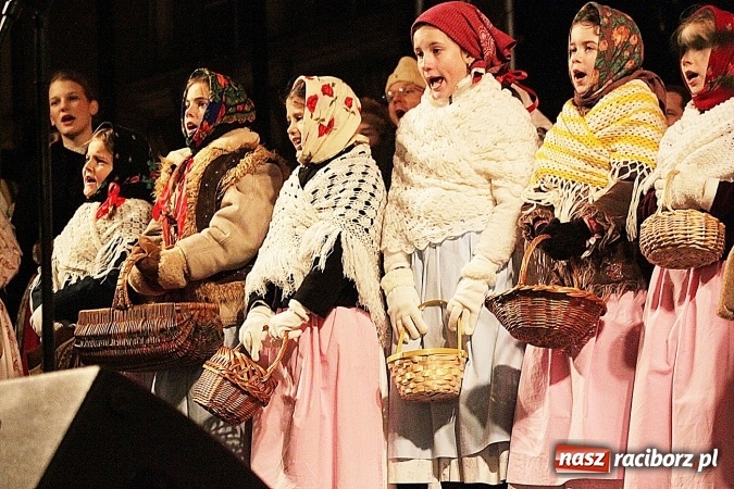 Zdjęcie w galerii na portalu naszraciborz.pl: Folklor zagościł na raciborskim jarmarku  wiadomości z regionu