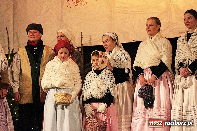 Zdjęcie w galerii na portalu naszraciborz.pl: Folklor zagościł na raciborskim jarmarku  wiadomości z regionu