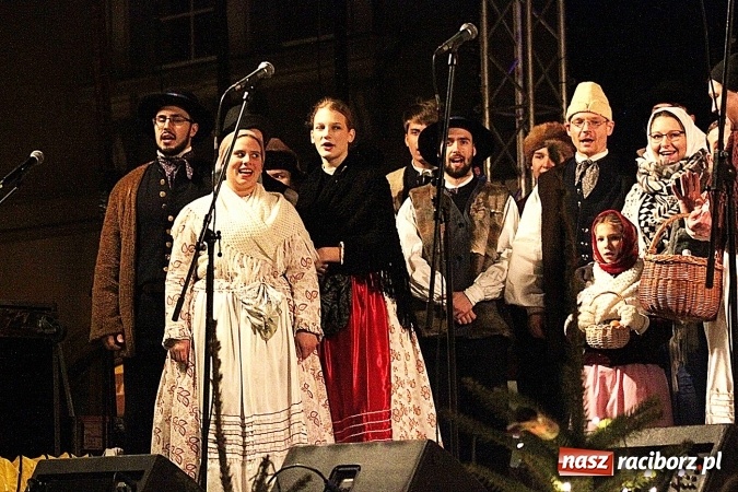 Zdjęcie w galerii na portalu naszraciborz.pl: Folklor zagościł na raciborskim jarmarku  wiadomości z regionu