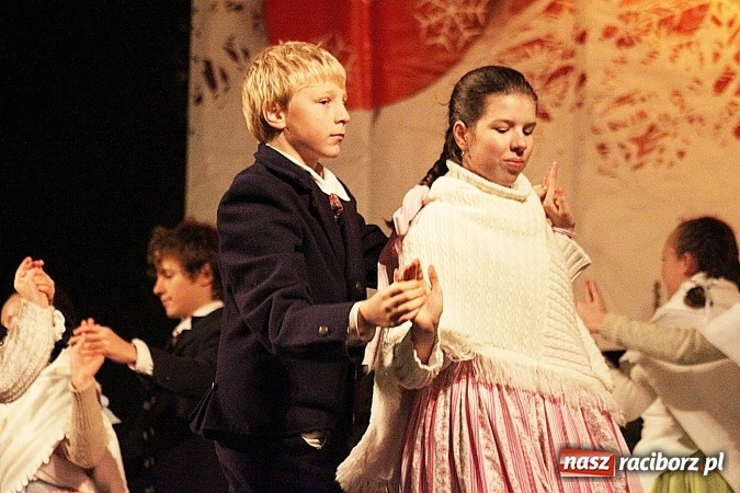 Zdjęcie w galerii na portalu naszraciborz.pl: Folklor zagościł na raciborskim jarmarku  wiadomości z regionu