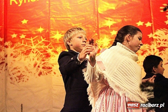 Zdjęcie w galerii na portalu naszraciborz.pl: Folklor zagościł na raciborskim jarmarku  wiadomości z regionu