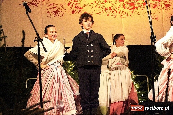 Zdjęcie w galerii na portalu naszraciborz.pl: Folklor zagościł na raciborskim jarmarku  wiadomości z regionu