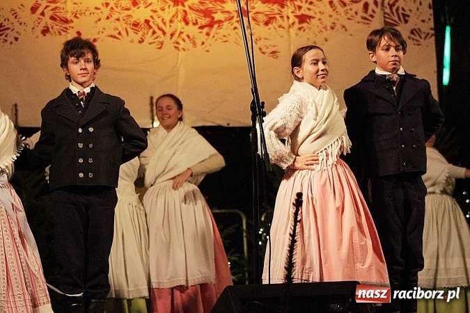 Zdjęcie w galerii na portalu naszraciborz.pl: Folklor zagościł na raciborskim jarmarku  wiadomości z regionu