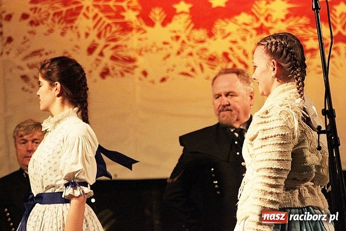 Zdjęcie w galerii na portalu naszraciborz.pl: Folklor zagościł na raciborskim jarmarku  wiadomości z regionu