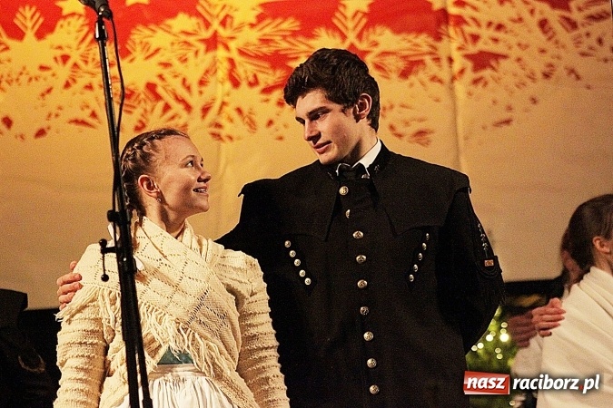 Zdjęcie w galerii na portalu naszraciborz.pl: Folklor zagościł na raciborskim jarmarku  wiadomości z regionu