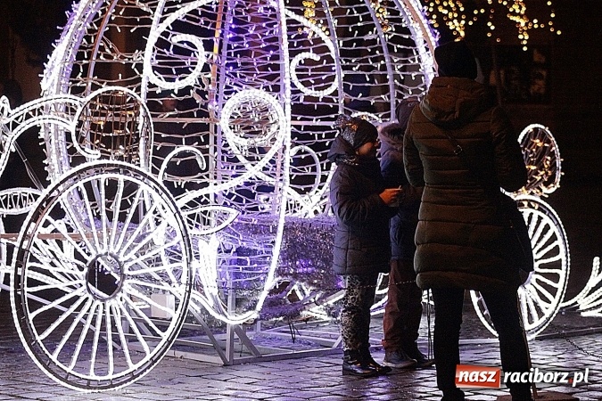 Zdjęcie w galerii na portalu naszraciborz.pl: Folklor zagościł na raciborskim jarmarku  wiadomości z regionu