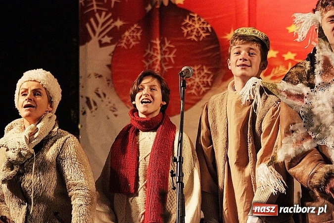 Zdjęcie w galerii na portalu naszraciborz.pl: Folklor zagościł na raciborskim jarmarku  wiadomości z regionu